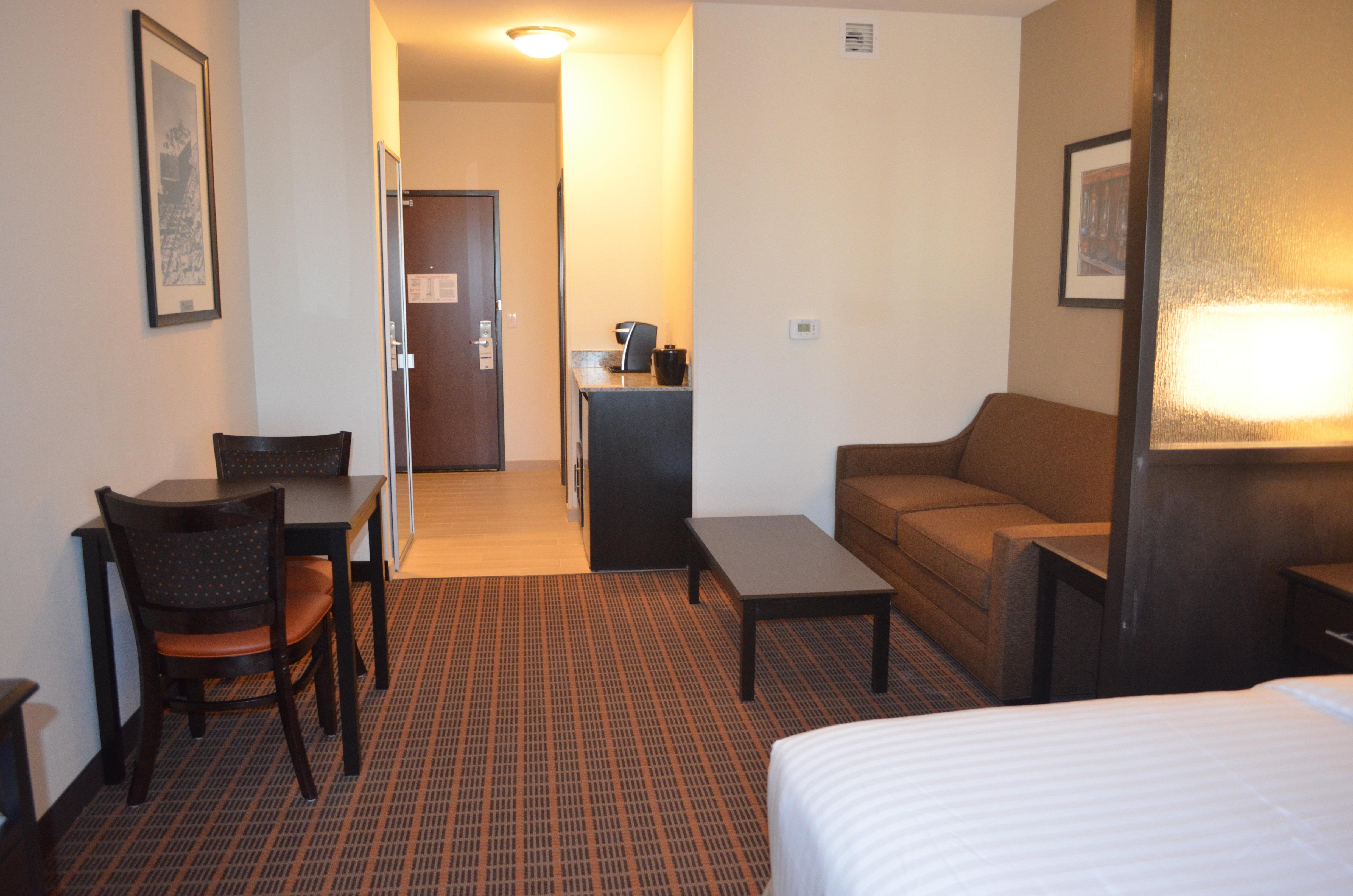 Express & By Ihg Hotel Golden