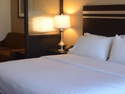 Express & By Ihg